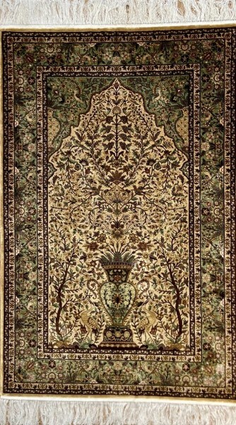 Edler Seidenteppich aus China, handgeknüpft aus Naturseide, 138 x 214 cm, Draufsicht